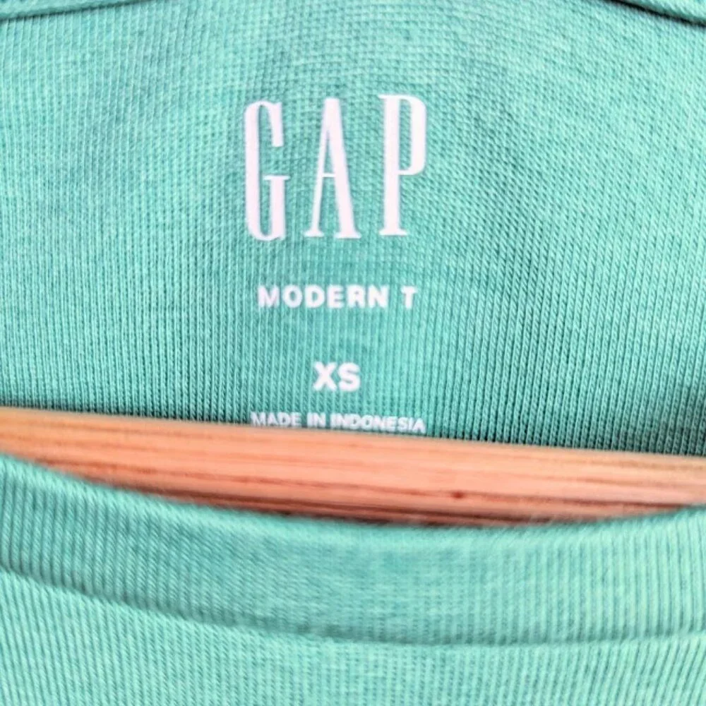 GAP Green Short Sleeve Modern Tee - Picture 4 of 8
